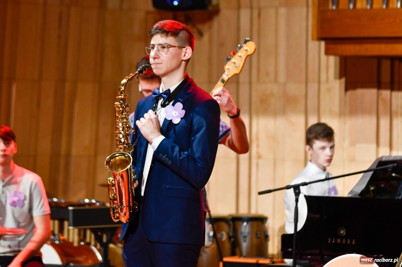 Zdjęcie w galerii na portalu naszraciborz.pl: Uczniowie II LO występują dla Nicole [FOTO i WIDEO] wiadomości z regionu