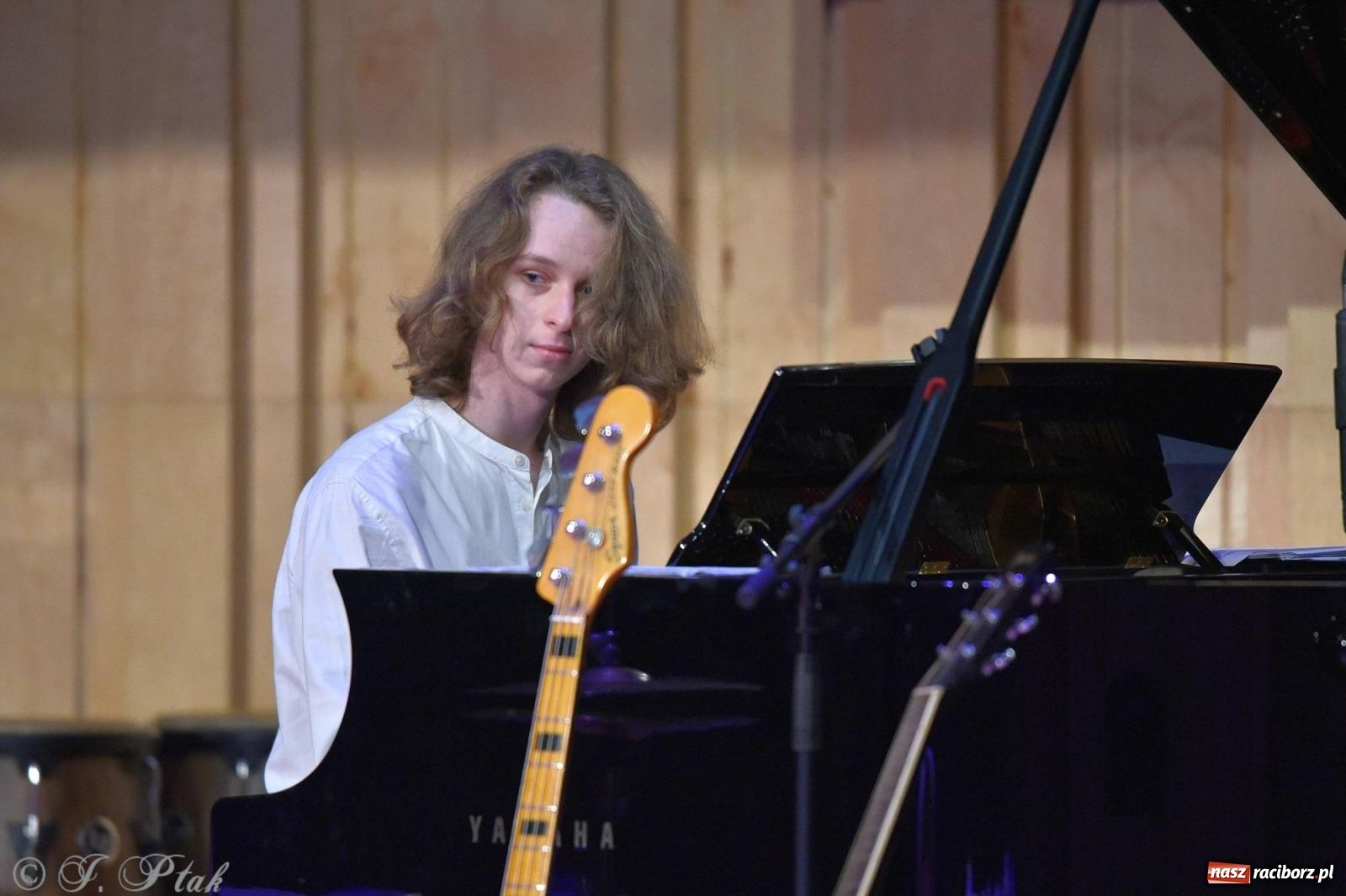 Zdjęcie w galerii na portalu naszraciborz.pl: Otwarte serca uczniów Mickiewicza. Koncert dla Nicole na bis [FOTO i WIDEO] wiadomości z regionu