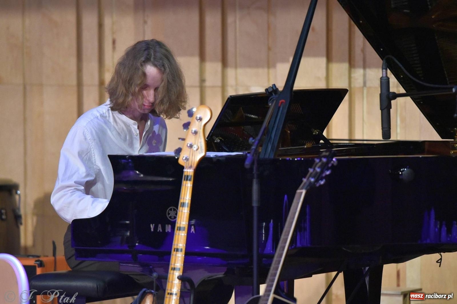 Zdjęcie w galerii na portalu naszraciborz.pl: Otwarte serca uczniów Mickiewicza. Koncert dla Nicole na bis [FOTO i WIDEO] wiadomości z regionu