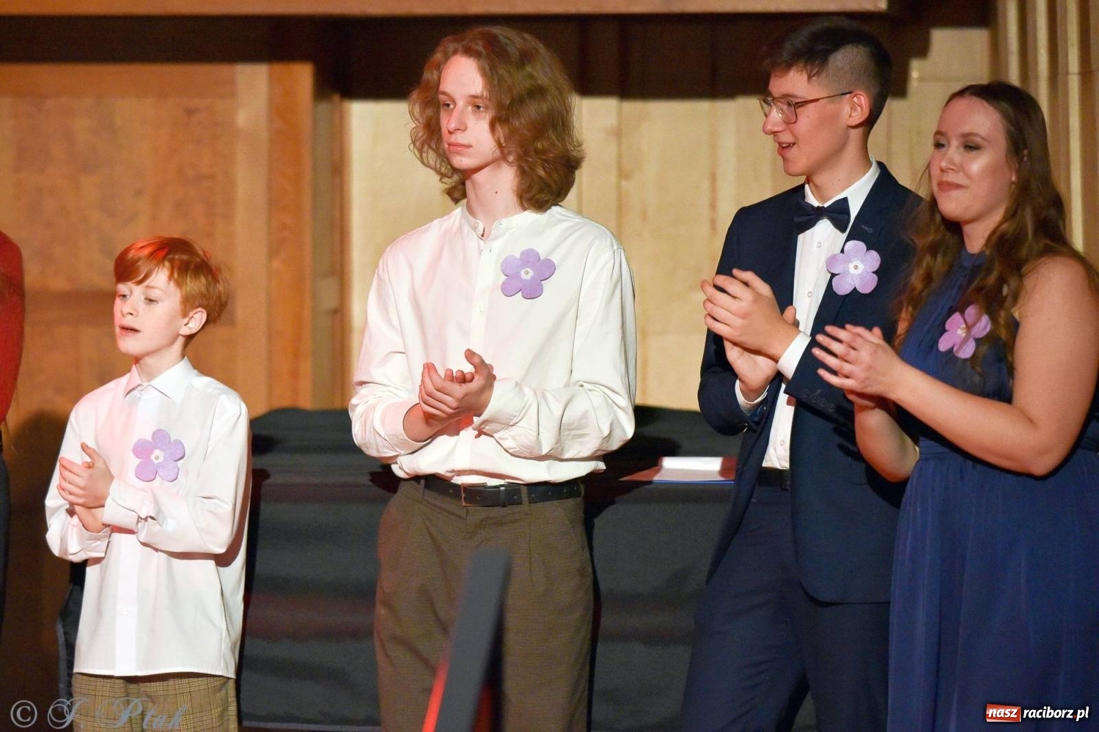 Zdjęcie w galerii na portalu naszraciborz.pl: Otwarte serca uczniów Mickiewicza. Koncert dla Nicole na bis [FOTO i WIDEO] wiadomości z regionu