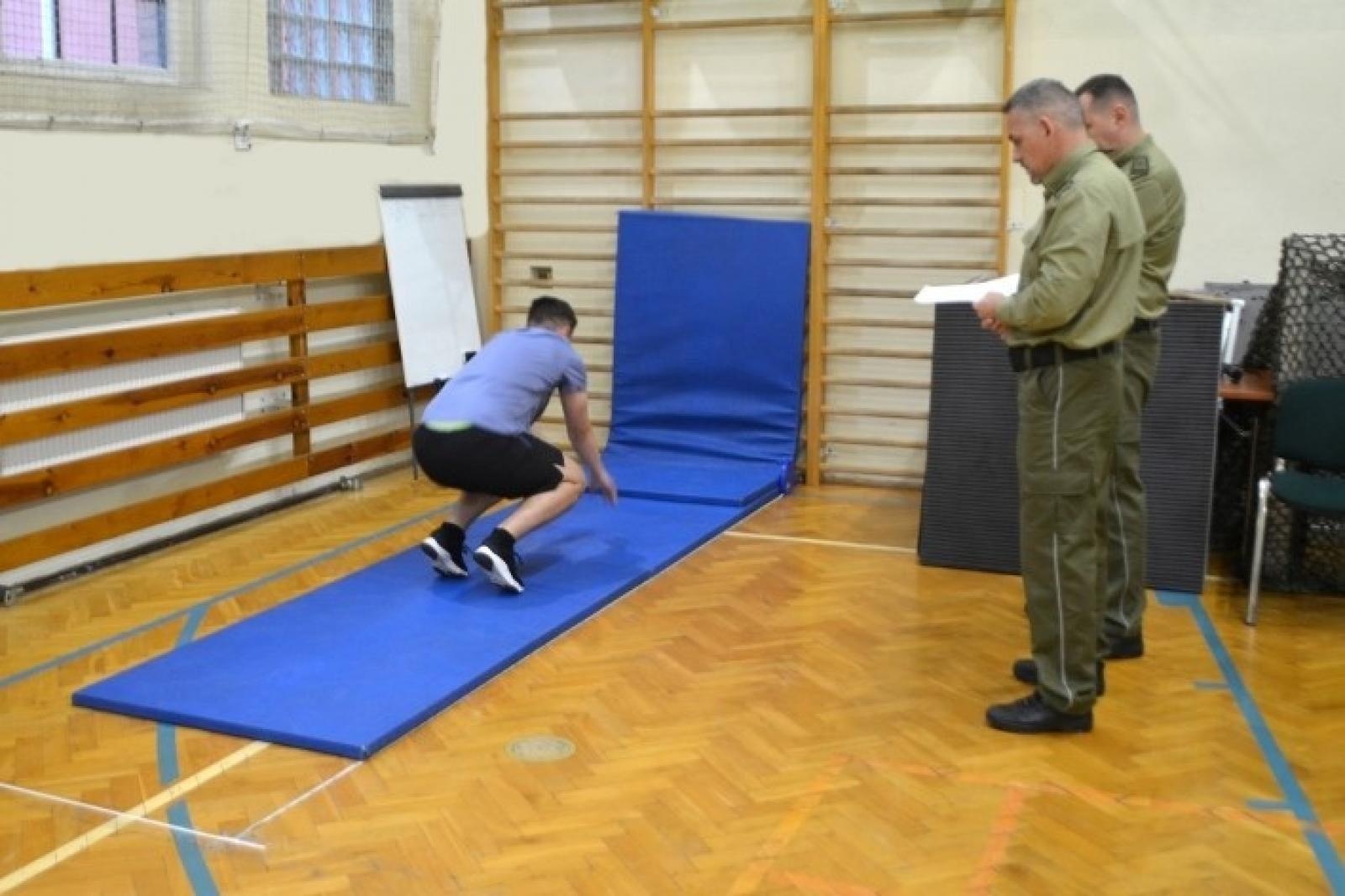 Zdjęcie w galerii na portalu naszraciborz.pl: Chętnych do służby nie brakuje. Tak Straż Graniczna sprawdza ich przydatność wiadomości z regionu