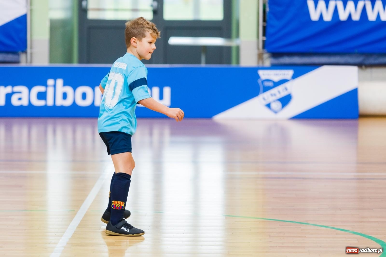 Zdjęcie w galerii na portalu naszraciborz.pl: Piłkarskie zmagania w hali przy Łąkowej. Turniej rocznika 2015 [FOTO] wiadomości z regionu