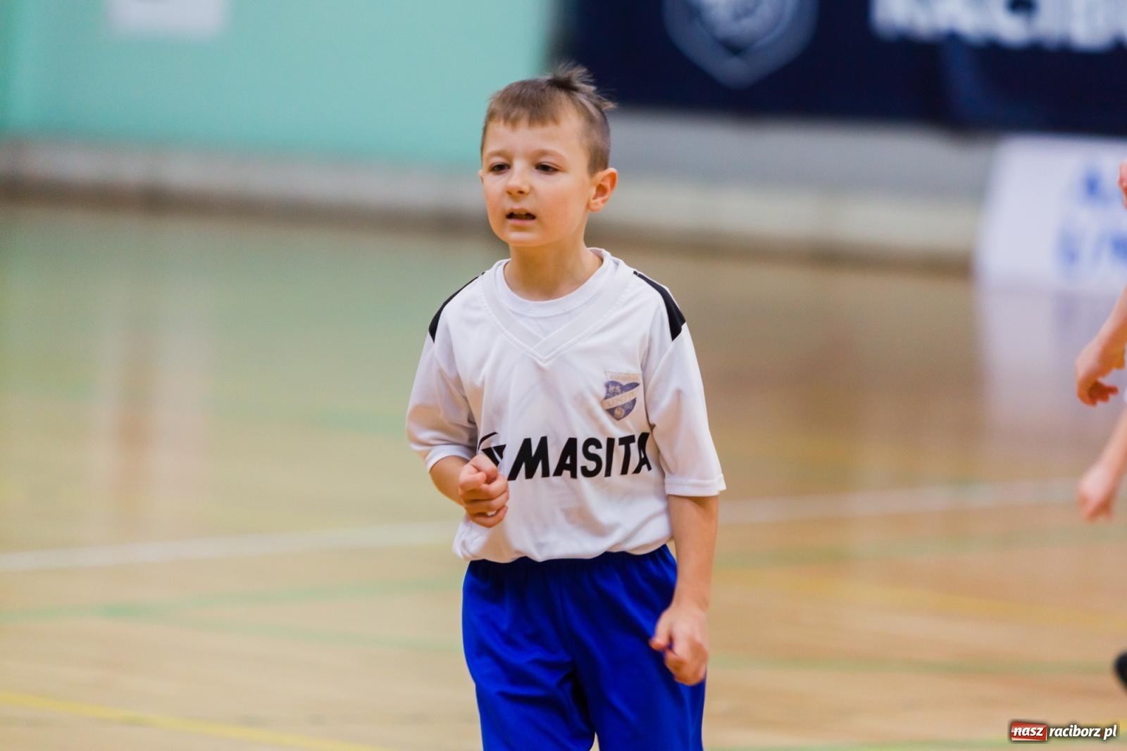 Zdjęcie w galerii na portalu naszraciborz.pl: Piłkarskie zmagania w hali przy Łąkowej. Turniej rocznika 2015 [FOTO] wiadomości z regionu