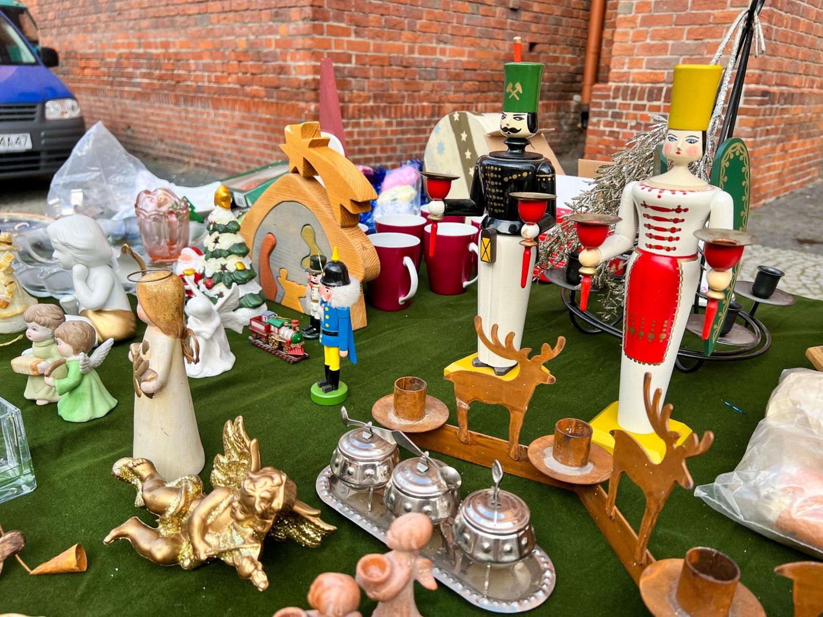 Zdjęcie w galerii na portalu naszraciborz.pl: Ciekawostki listopadowego targu staroci w Raciborzu wiadomości z regionu