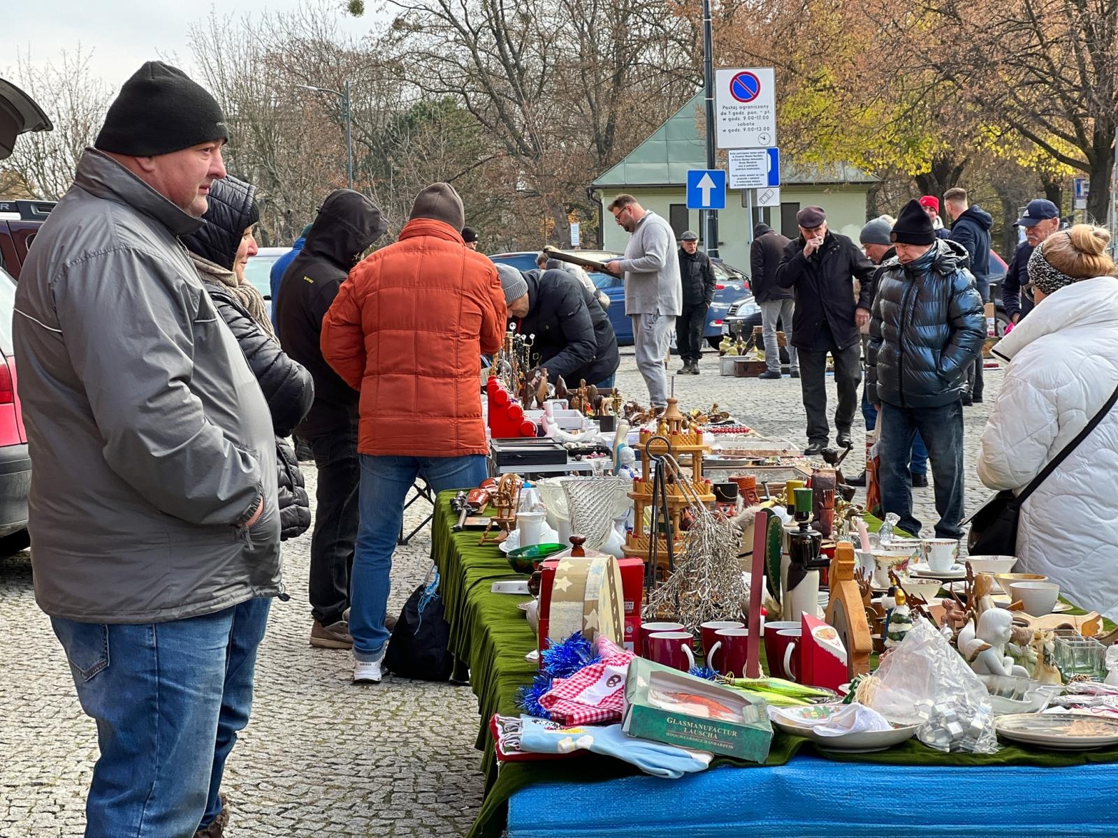 Zdjęcie w galerii na portalu naszraciborz.pl: Ciekawostki listopadowego targu staroci w Raciborzu wiadomości z regionu