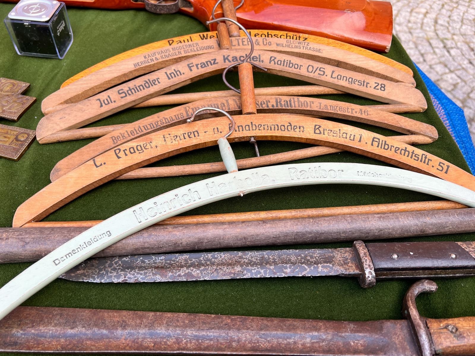 Zdjęcie w galerii na portalu naszraciborz.pl: Ciekawostki listopadowego targu staroci w Raciborzu wiadomości z regionu