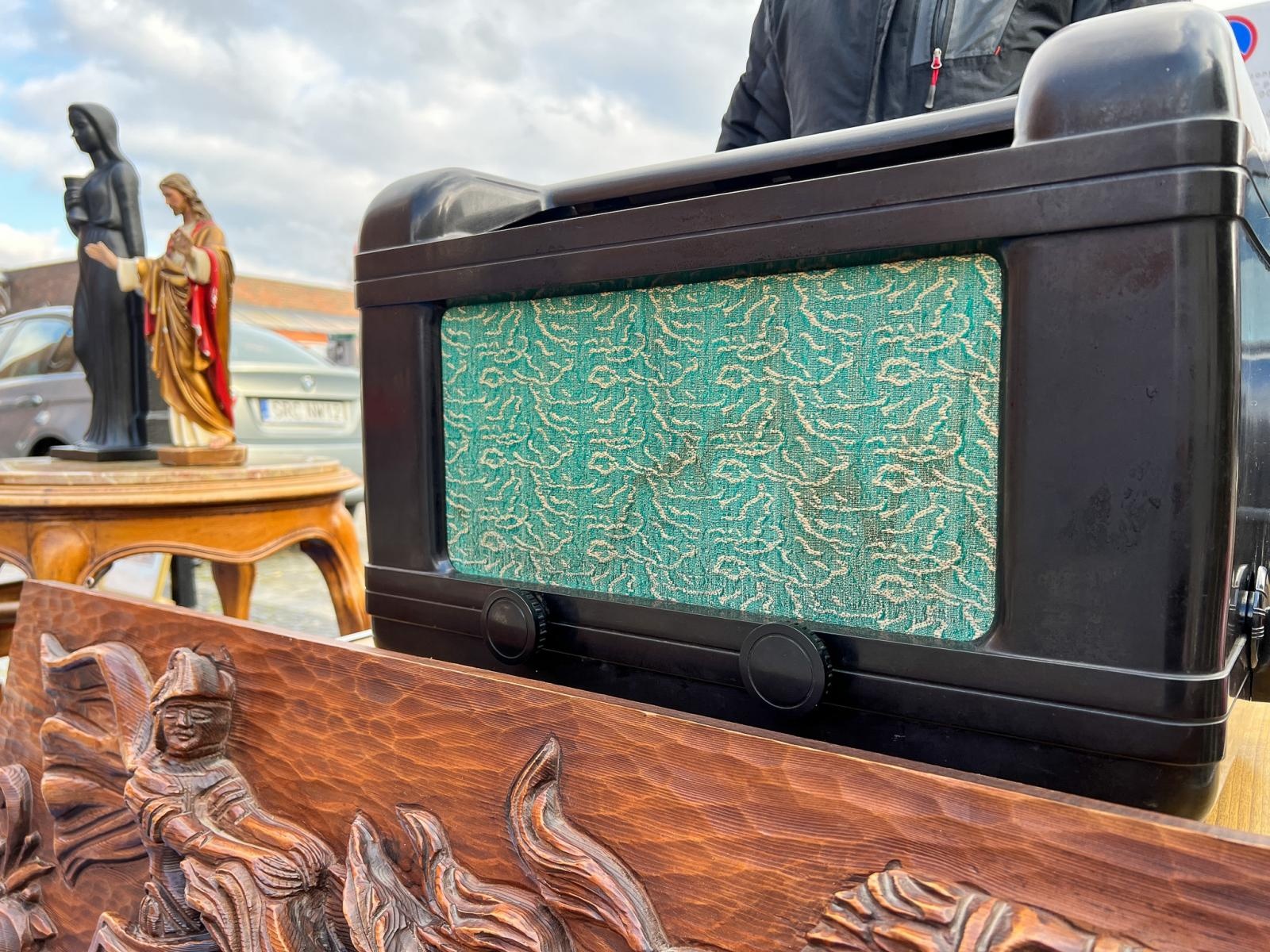 Zdjęcie w galerii na portalu naszraciborz.pl: Ciekawostki listopadowego targu staroci w Raciborzu wiadomości z regionu