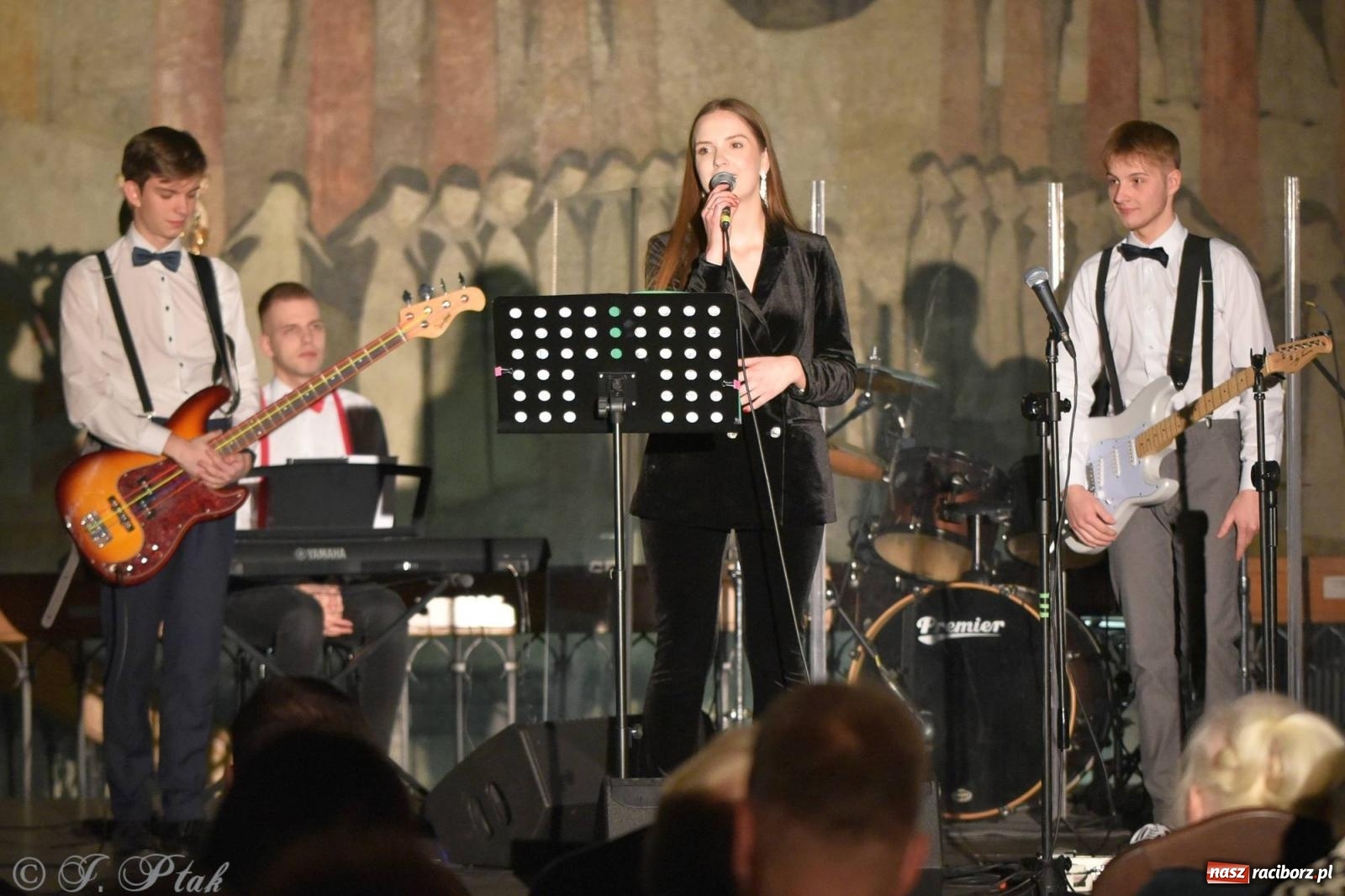 Zdjęcie w galerii na portalu naszraciborz.pl: Sobotni muzyczny wieczór w Muzeum z Aleksandrą Figurniak [FOTO i WIDEO] wiadomości z regionu