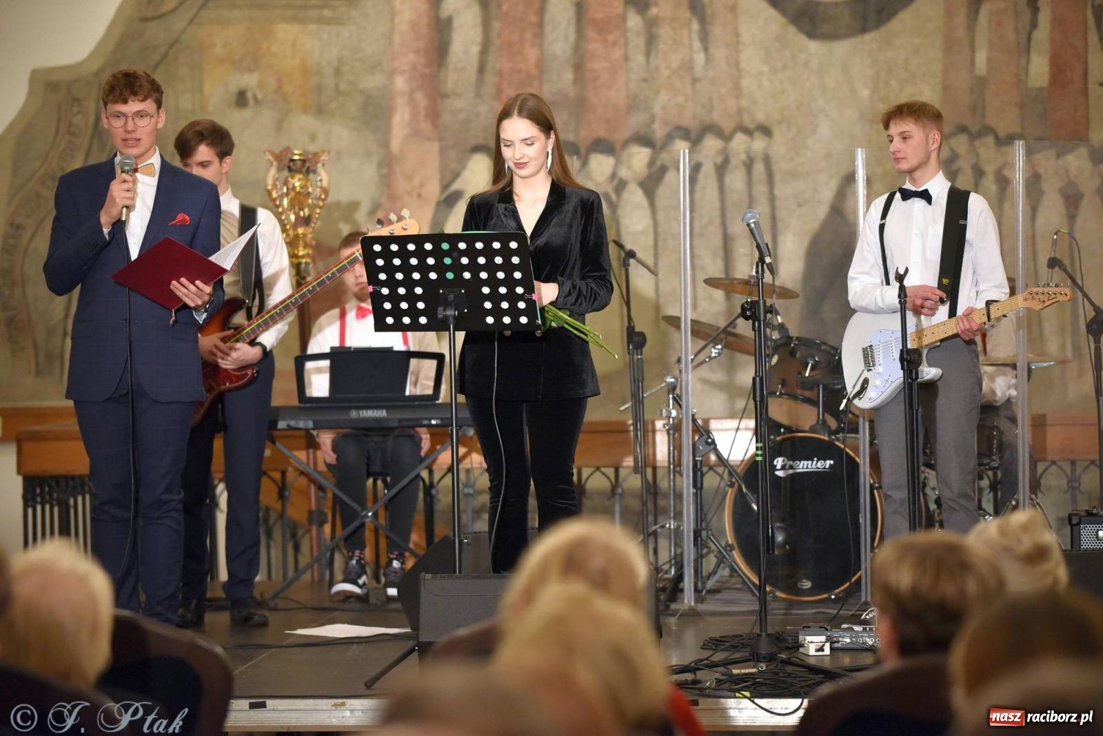 Zdjęcie w galerii na portalu naszraciborz.pl: Sobotni muzyczny wieczór w Muzeum z Aleksandrą Figurniak [FOTO i WIDEO] wiadomości z regionu