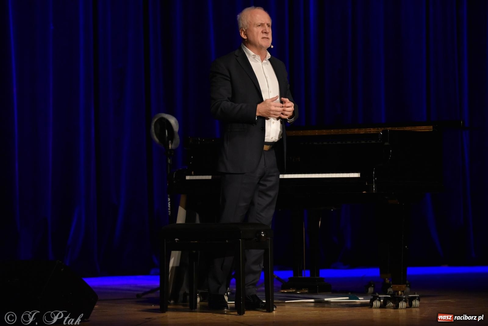 Zdjęcie w galerii na portalu naszraciborz.pl: Naga prawda o klasyce - mistrz Malicki w Raciborzu [FOTO i WIDEO] wiadomości z regionu