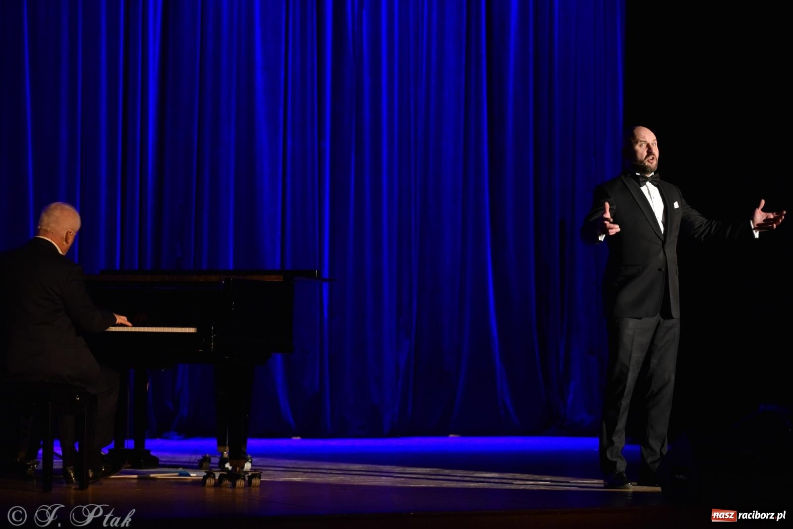 Zdjęcie w galerii na portalu naszraciborz.pl: Naga prawda o klasyce - mistrz Malicki w Raciborzu [FOTO i WIDEO] wiadomości z regionu