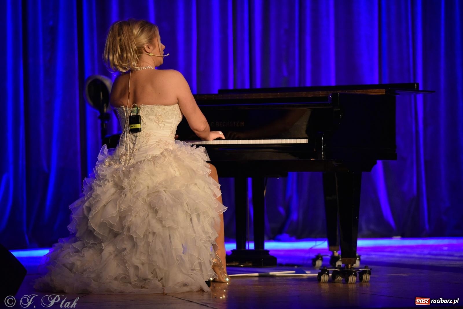 Zdjęcie w galerii na portalu naszraciborz.pl: Naga prawda o klasyce - mistrz Malicki w Raciborzu [FOTO i WIDEO] wiadomości z regionu