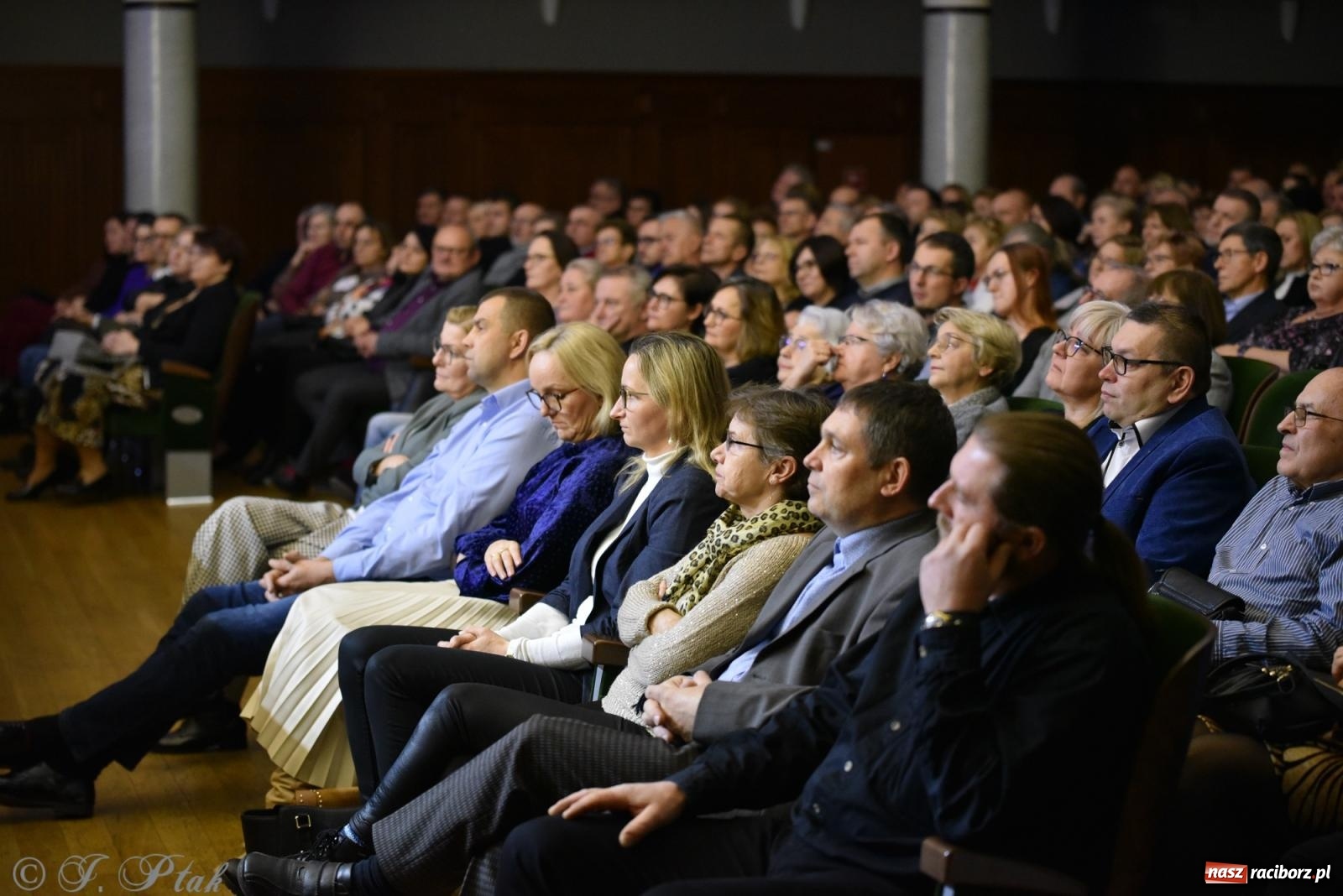 Zdjęcie w galerii na portalu naszraciborz.pl: Naga prawda o klasyce - mistrz Malicki w Raciborzu [FOTO i WIDEO] wiadomości z regionu