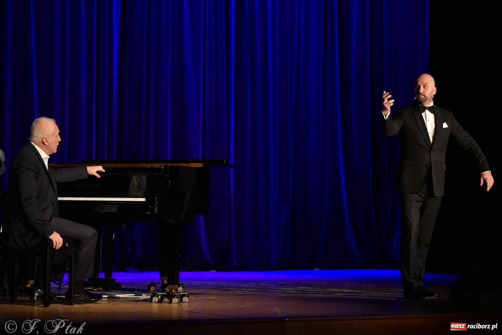 Zdjęcie w galerii na portalu naszraciborz.pl: Naga prawda o klasyce - mistrz Malicki w Raciborzu [FOTO i WIDEO] wiadomości z regionu