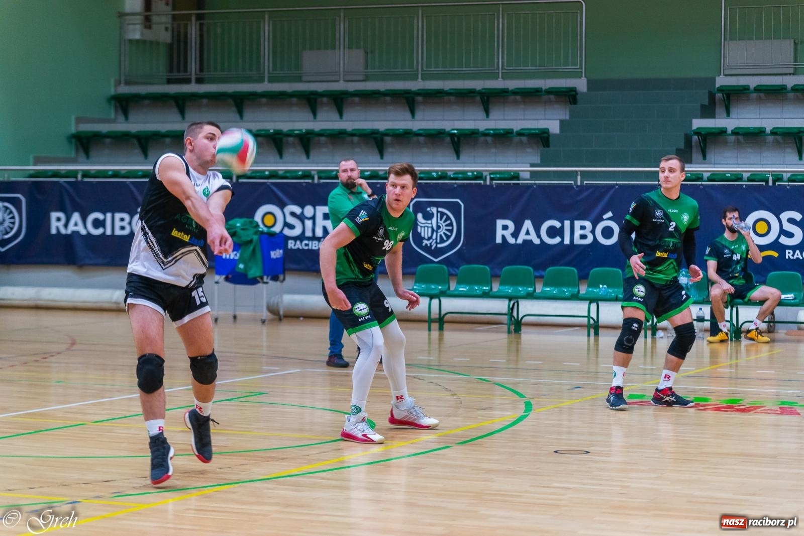 Zdjęcie w galerii na portalu naszraciborz.pl: Siatkarskie derby w gatunku horroru [FOTO] wiadomości z regionu
