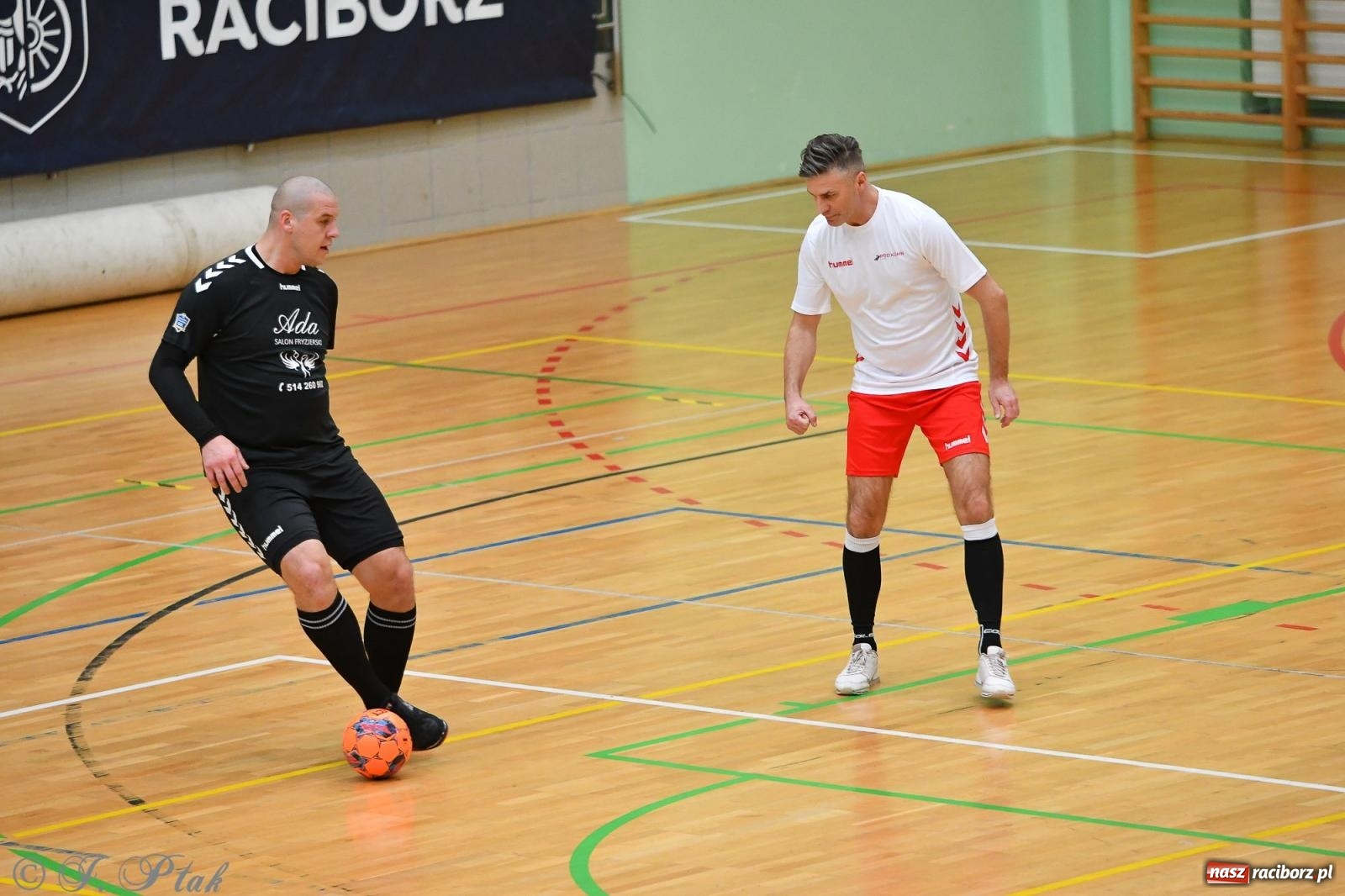 Zdjęcie w galerii na portalu naszraciborz.pl: Halowe emocje na start. Wróciły rozgrywki HLPN [FOTO i WYNIKI] wiadomości z regionu