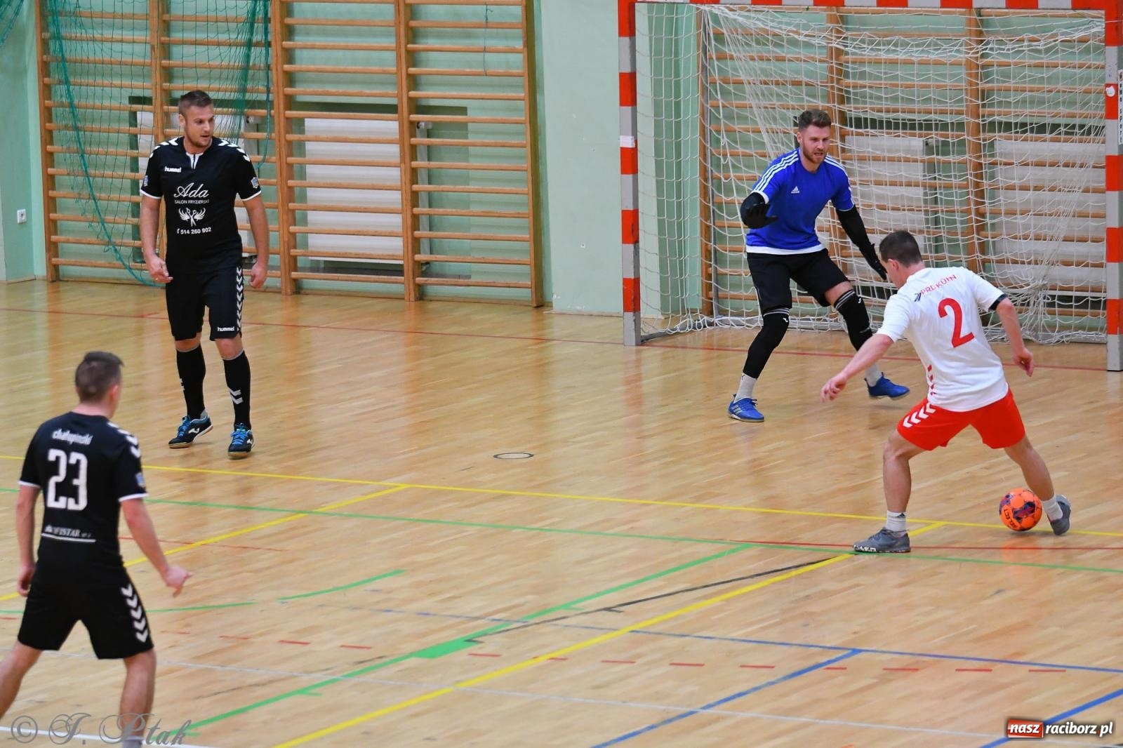 Zdjęcie w galerii na portalu naszraciborz.pl: Halowe emocje na start. Wróciły rozgrywki HLPN [FOTO i WYNIKI] wiadomości z regionu