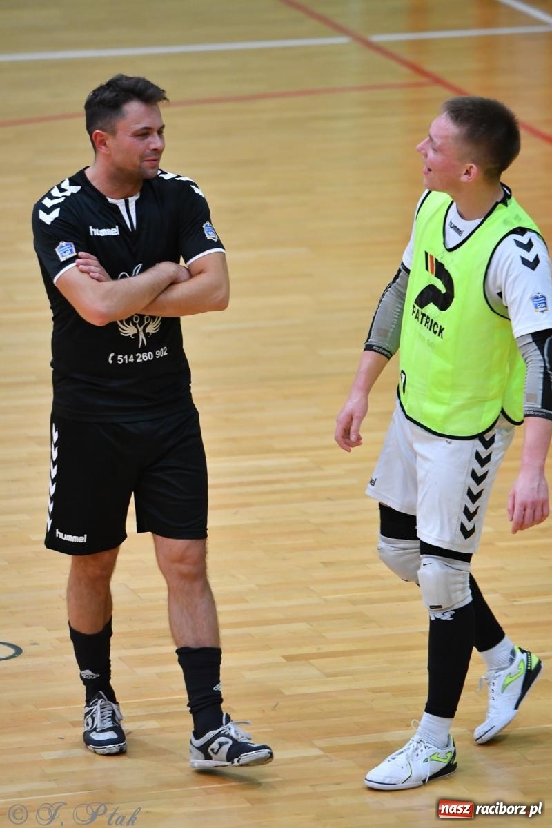 Zdjęcie w galerii na portalu naszraciborz.pl: Halowe emocje na start. Wróciły rozgrywki HLPN [FOTO i WYNIKI] wiadomości z regionu