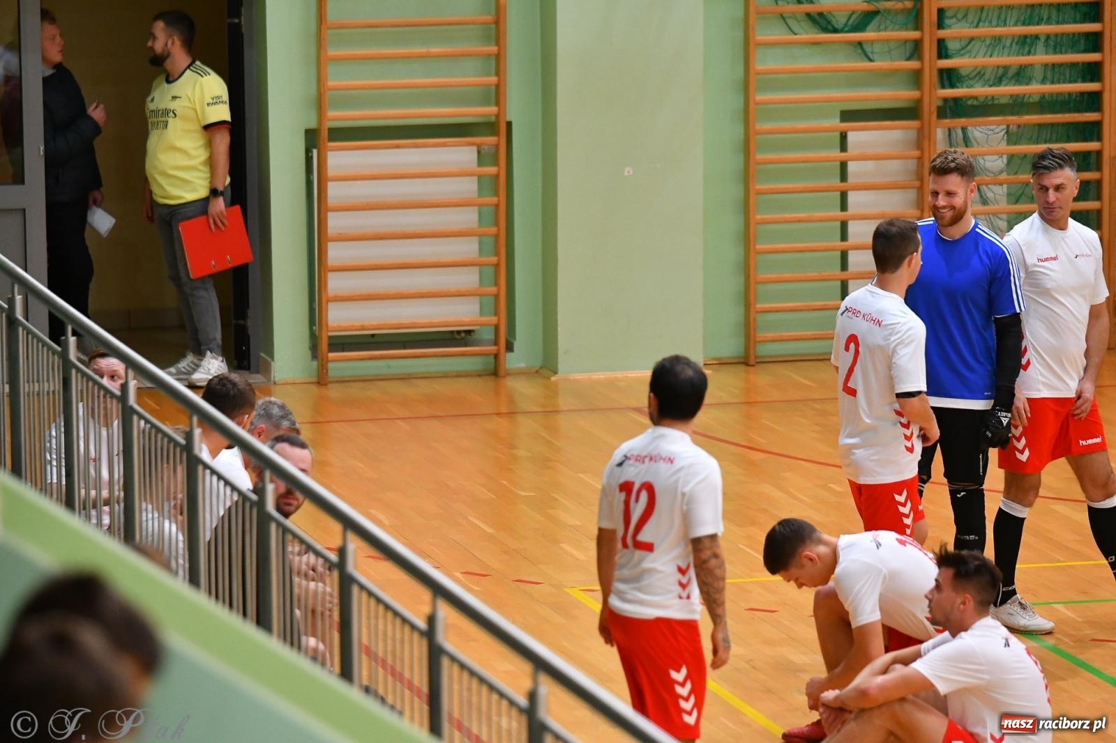 Zdjęcie w galerii na portalu naszraciborz.pl: Halowe emocje na start. Wróciły rozgrywki HLPN [FOTO i WYNIKI] wiadomości z regionu
