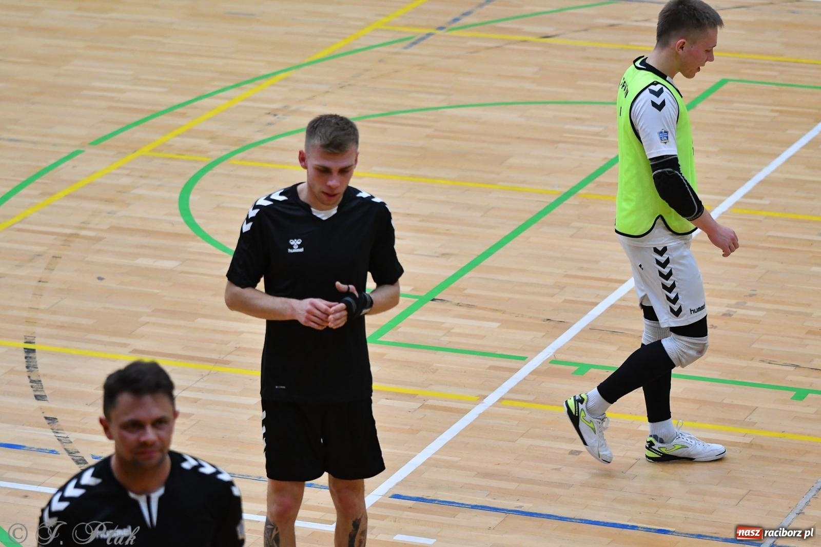 Zdjęcie w galerii na portalu naszraciborz.pl: Halowe emocje na start. Wróciły rozgrywki HLPN [FOTO i WYNIKI] wiadomości z regionu