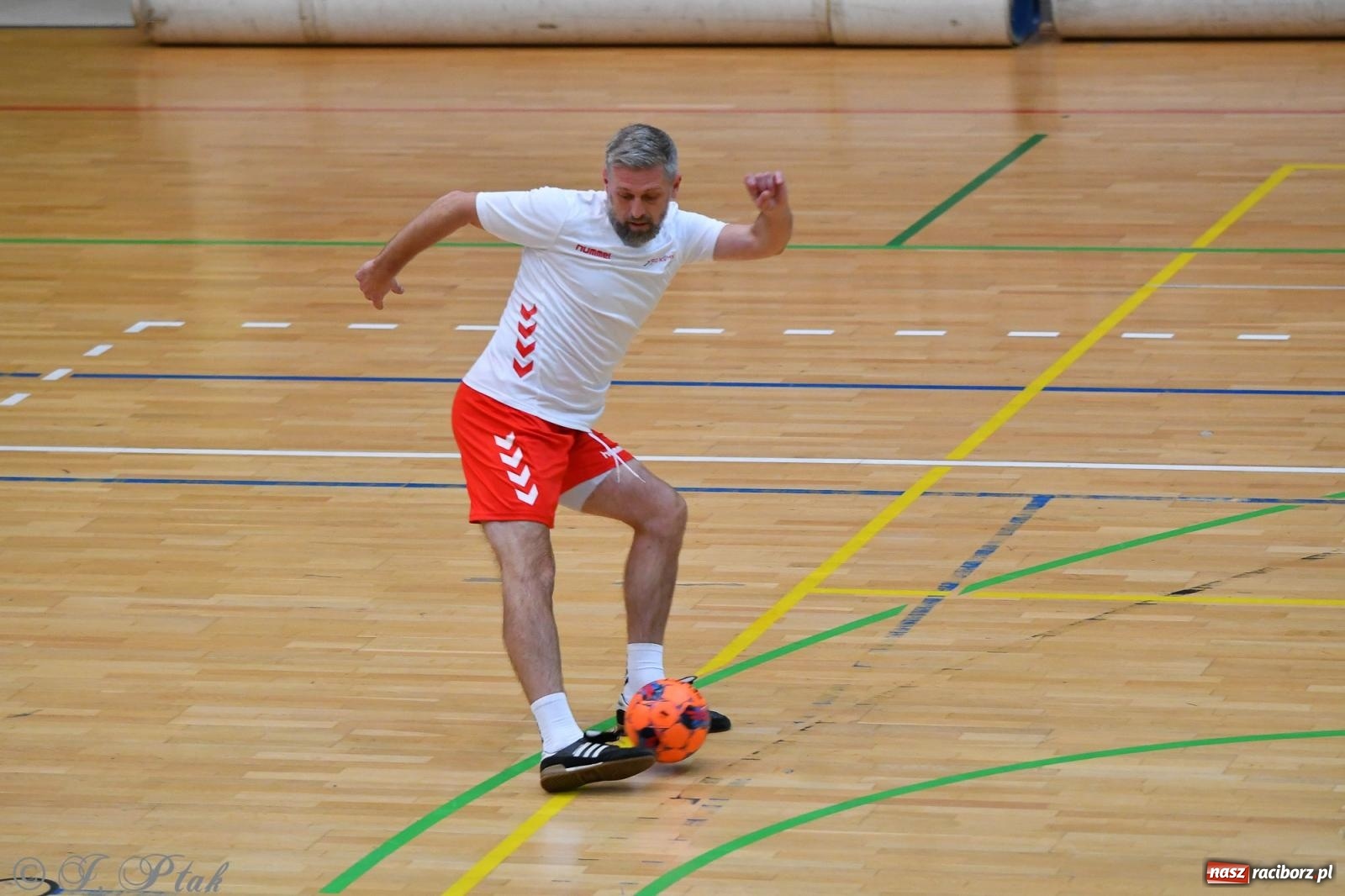 Zdjęcie w galerii na portalu naszraciborz.pl: Halowe emocje na start. Wróciły rozgrywki HLPN [FOTO i WYNIKI] wiadomości z regionu