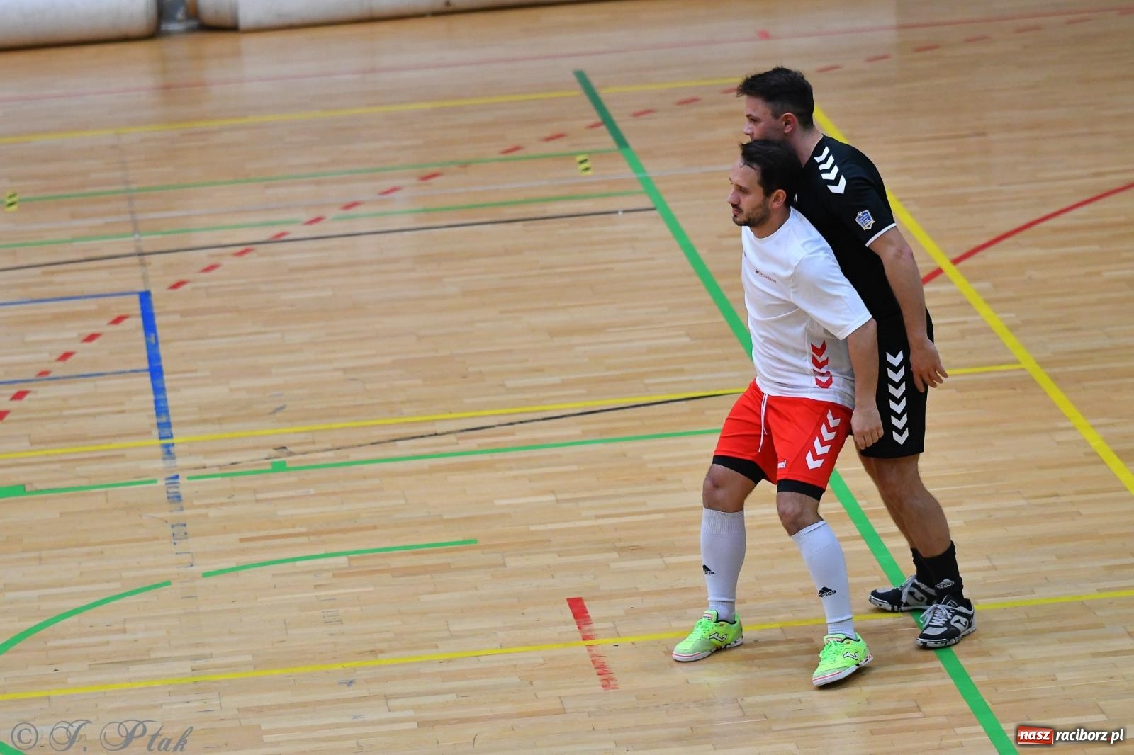 Zdjęcie w galerii na portalu naszraciborz.pl: Halowe emocje na start. Wróciły rozgrywki HLPN [FOTO i WYNIKI] wiadomości z regionu