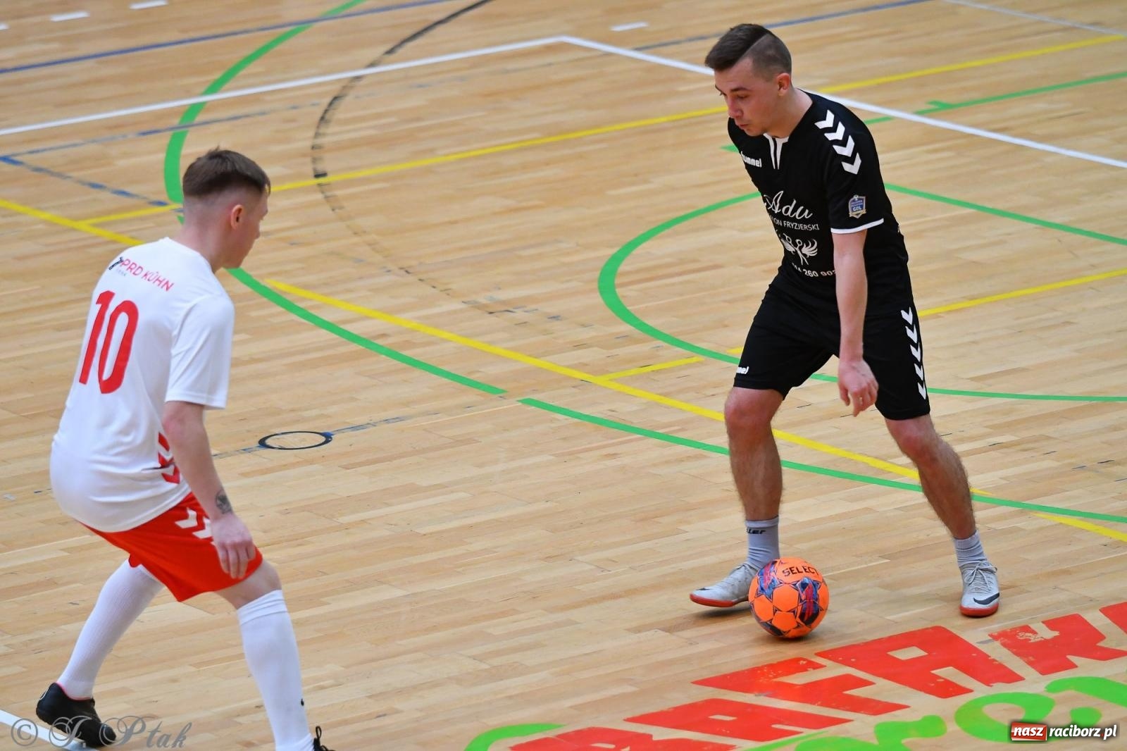 Zdjęcie w galerii na portalu naszraciborz.pl: Halowe emocje na start. Wróciły rozgrywki HLPN [FOTO i WYNIKI] wiadomości z regionu