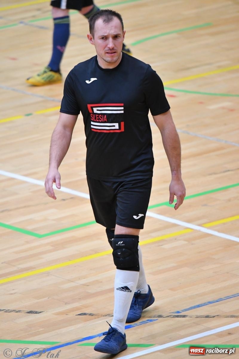 Zdjęcie w galerii na portalu naszraciborz.pl: Halowe emocje na start. Wróciły rozgrywki HLPN [FOTO i WYNIKI] wiadomości z regionu