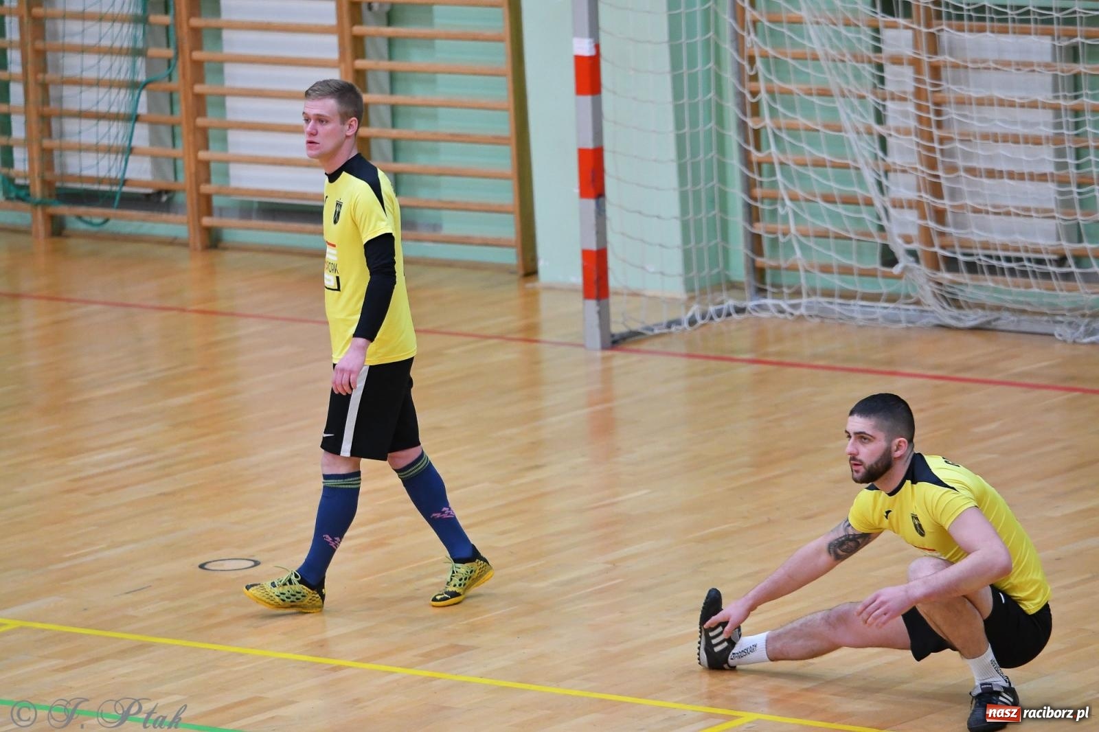 Zdjęcie w galerii na portalu naszraciborz.pl: Halowe emocje na start. Wróciły rozgrywki HLPN [FOTO i WYNIKI] wiadomości z regionu
