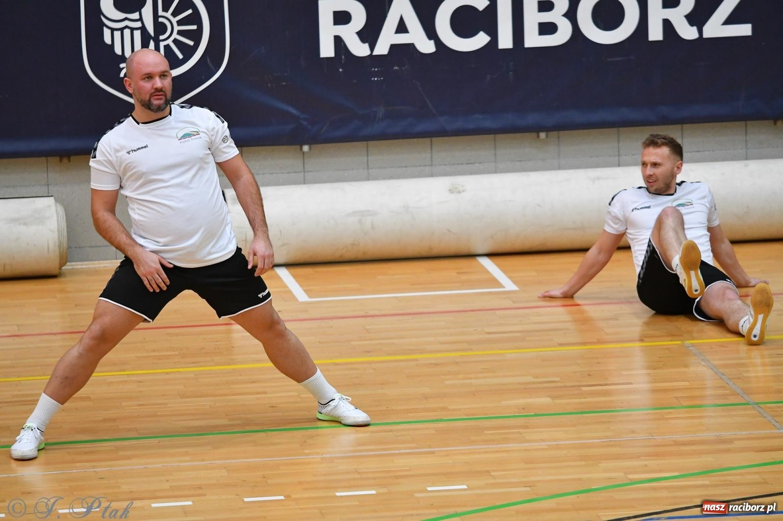 Zdjęcie w galerii na portalu naszraciborz.pl: Halowe emocje na start. Wróciły rozgrywki HLPN [FOTO i WYNIKI] wiadomości z regionu