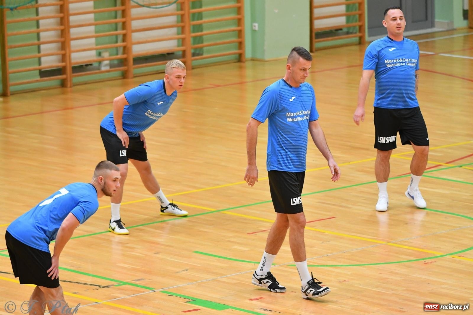 Zdjęcie w galerii na portalu naszraciborz.pl: Halowe emocje na start. Wróciły rozgrywki HLPN [FOTO i WYNIKI] wiadomości z regionu