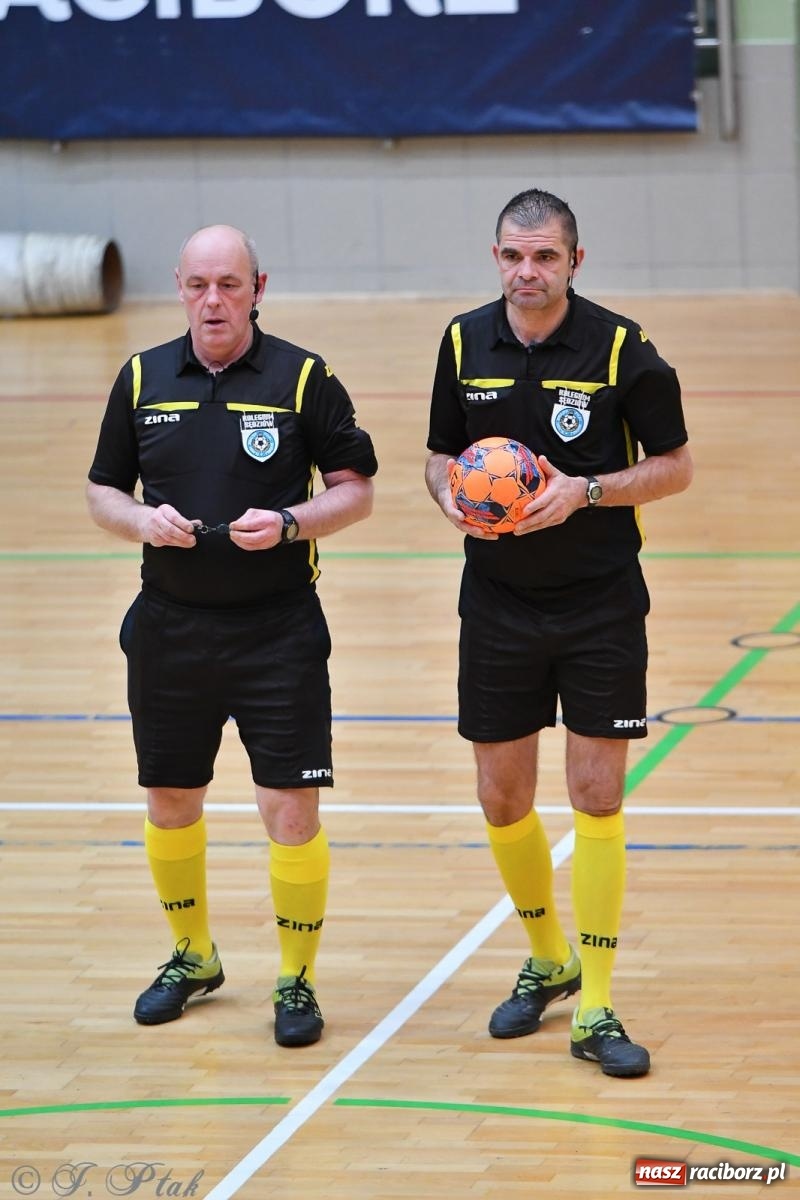 Zdjęcie w galerii na portalu naszraciborz.pl: Halowe emocje na start. Wróciły rozgrywki HLPN [FOTO i WYNIKI] wiadomości z regionu