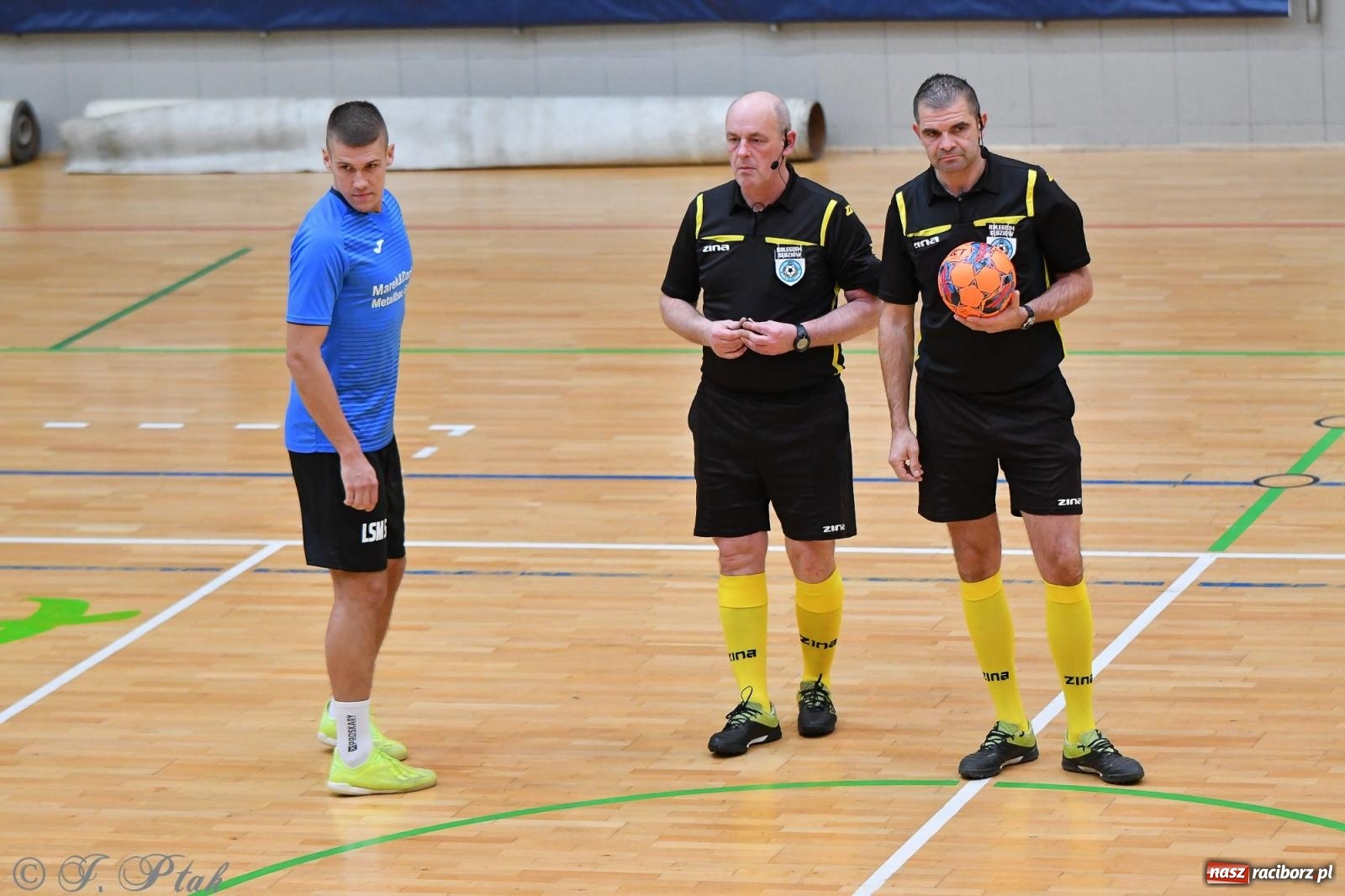 Zdjęcie w galerii na portalu naszraciborz.pl: Halowe emocje na start. Wróciły rozgrywki HLPN [FOTO i WYNIKI] wiadomości z regionu