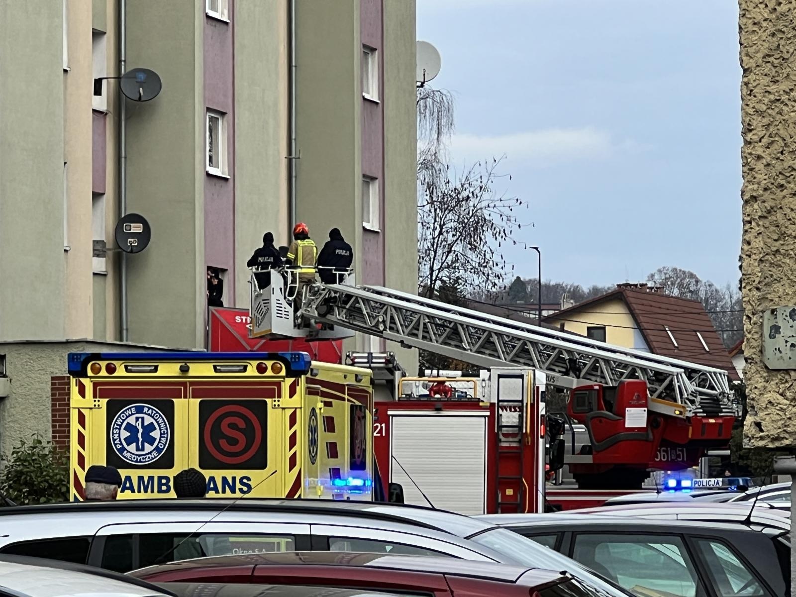 Zdjęcie w galerii na portalu naszraciborz.pl: Tragedia na Zamoyskiego w Raciborzu. Nie żyje mężczyzna wiadomości z regionu