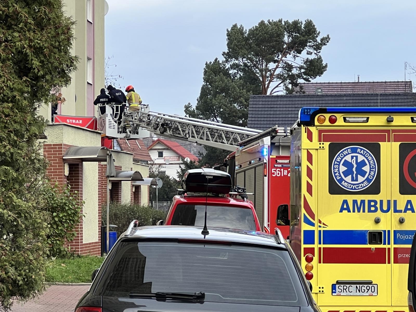 Zdjęcie w galerii na portalu naszraciborz.pl: Tragedia na Zamoyskiego w Raciborzu. Nie żyje mężczyzna wiadomości z regionu