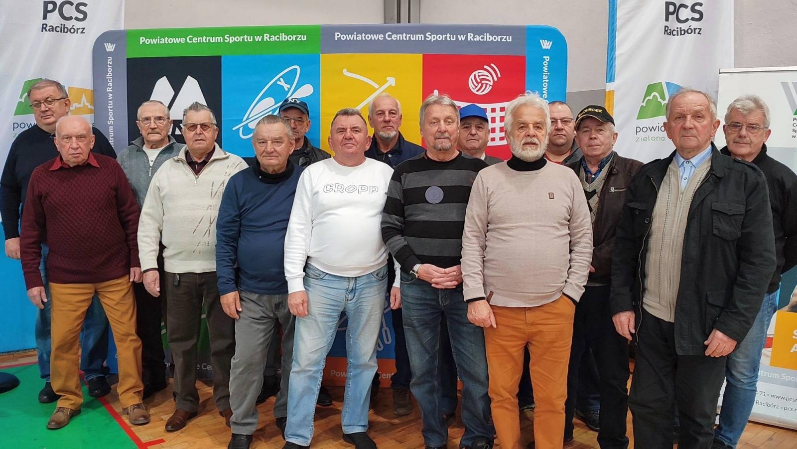 Zdjęcie w galerii na portalu naszraciborz.pl: Turniej skata o Pucha Starosty Raciborskiego wiadomości z regionu