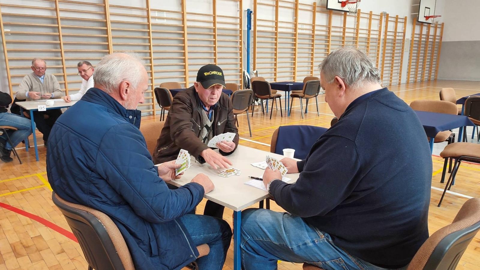 Zdjęcie w galerii na portalu naszraciborz.pl: Turniej skata o Pucha Starosty Raciborskiego wiadomości z regionu