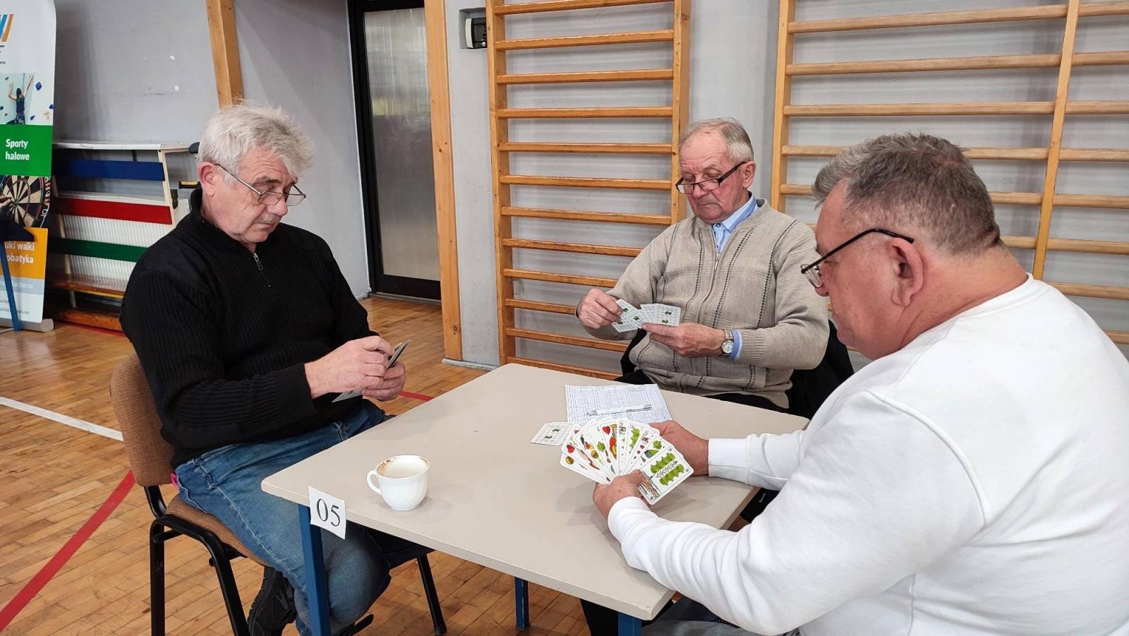 Zdjęcie w galerii na portalu naszraciborz.pl: Turniej skata o Pucha Starosty Raciborskiego wiadomości z regionu