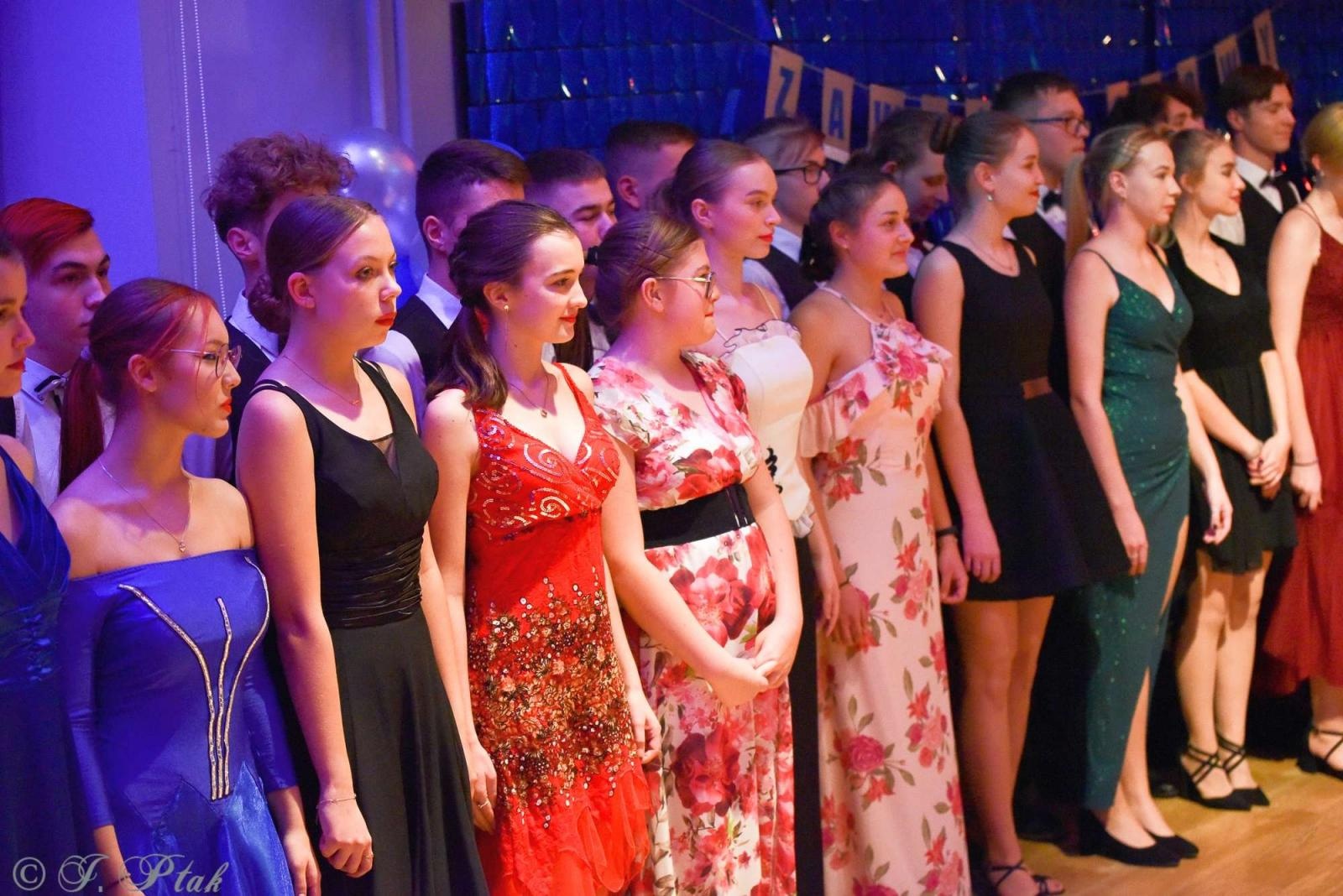 Zdjęcie w galerii na portalu naszraciborz.pl: Andrzejkowy zawrót głowy w MDK-u [FOTO i WIDEO] wiadomości z regionu