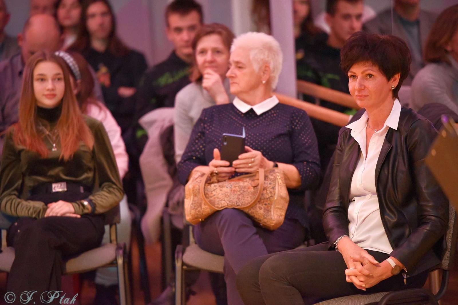 Zdjęcie w galerii na portalu naszraciborz.pl: Andrzejkowy zawrót głowy w MDK-u [FOTO i WIDEO] wiadomości z regionu