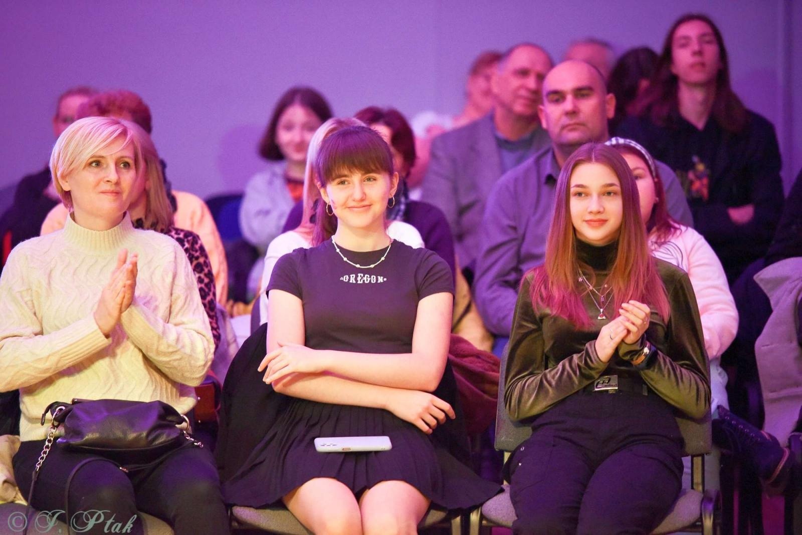 Zdjęcie w galerii na portalu naszraciborz.pl: Andrzejkowy zawrót głowy w MDK-u [FOTO i WIDEO] wiadomości z regionu