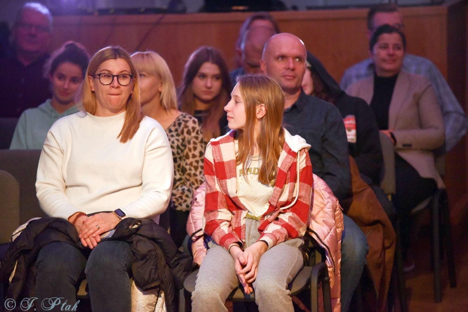 Zdjęcie w galerii na portalu naszraciborz.pl: Andrzejkowy zawrót głowy w MDK-u [FOTO i WIDEO] wiadomości z regionu