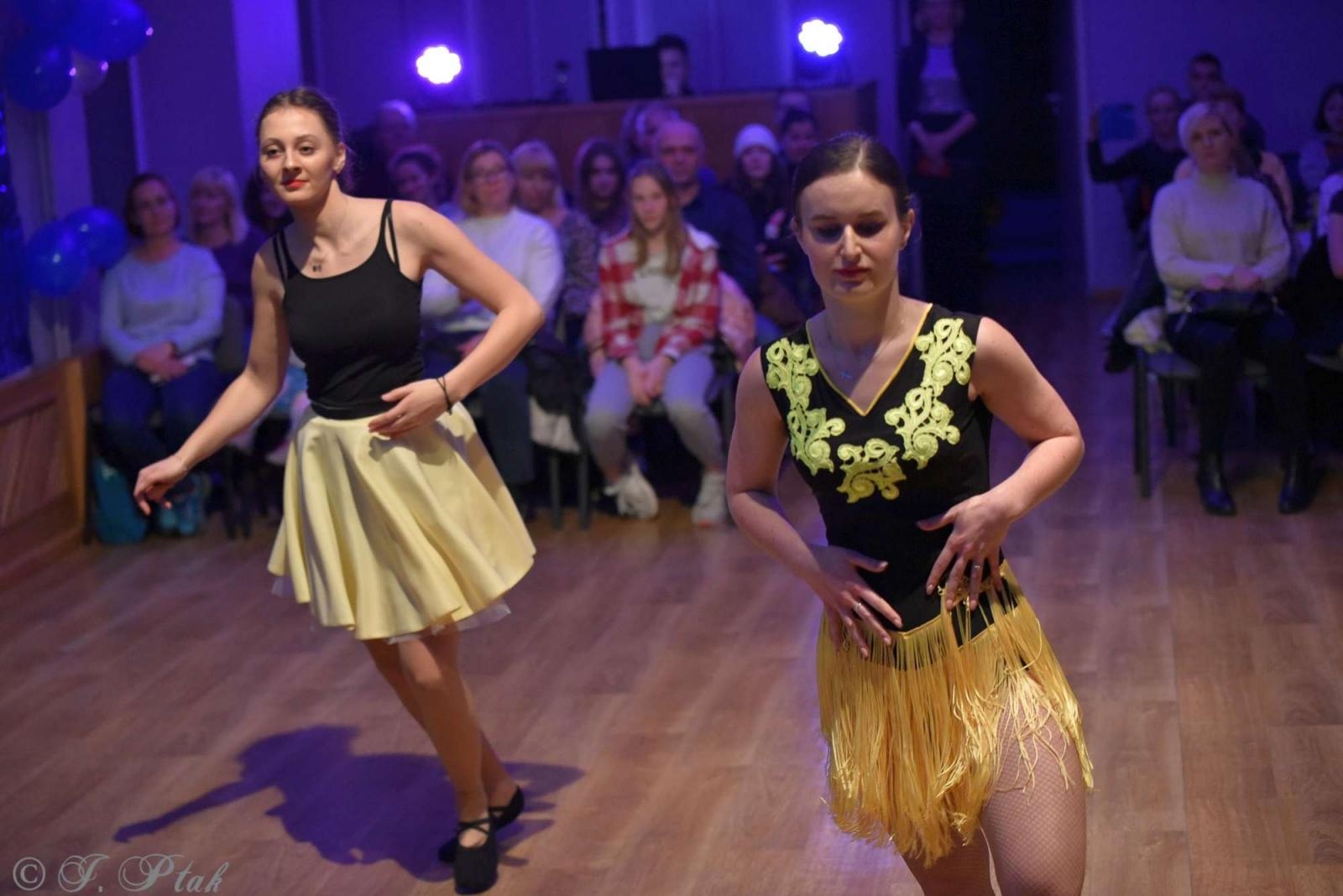 Zdjęcie w galerii na portalu naszraciborz.pl: Andrzejkowy zawrót głowy w MDK-u [FOTO i WIDEO] wiadomości z regionu