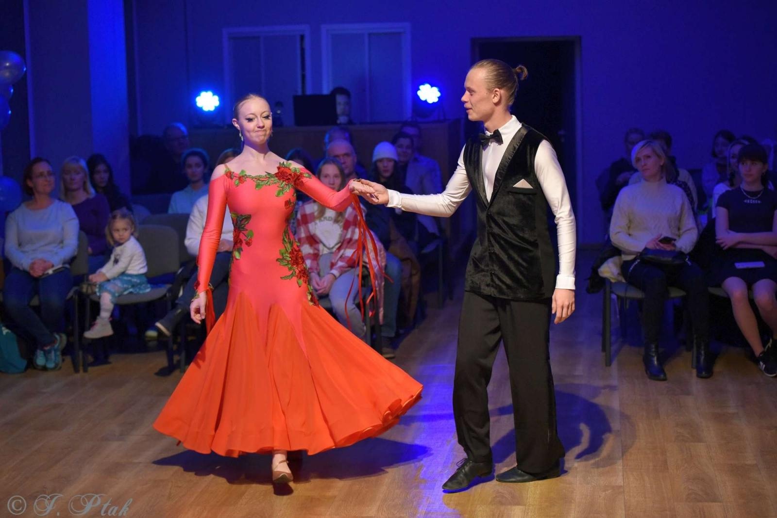 Zdjęcie w galerii na portalu naszraciborz.pl: Andrzejkowy zawrót głowy w MDK-u [FOTO i WIDEO] wiadomości z regionu