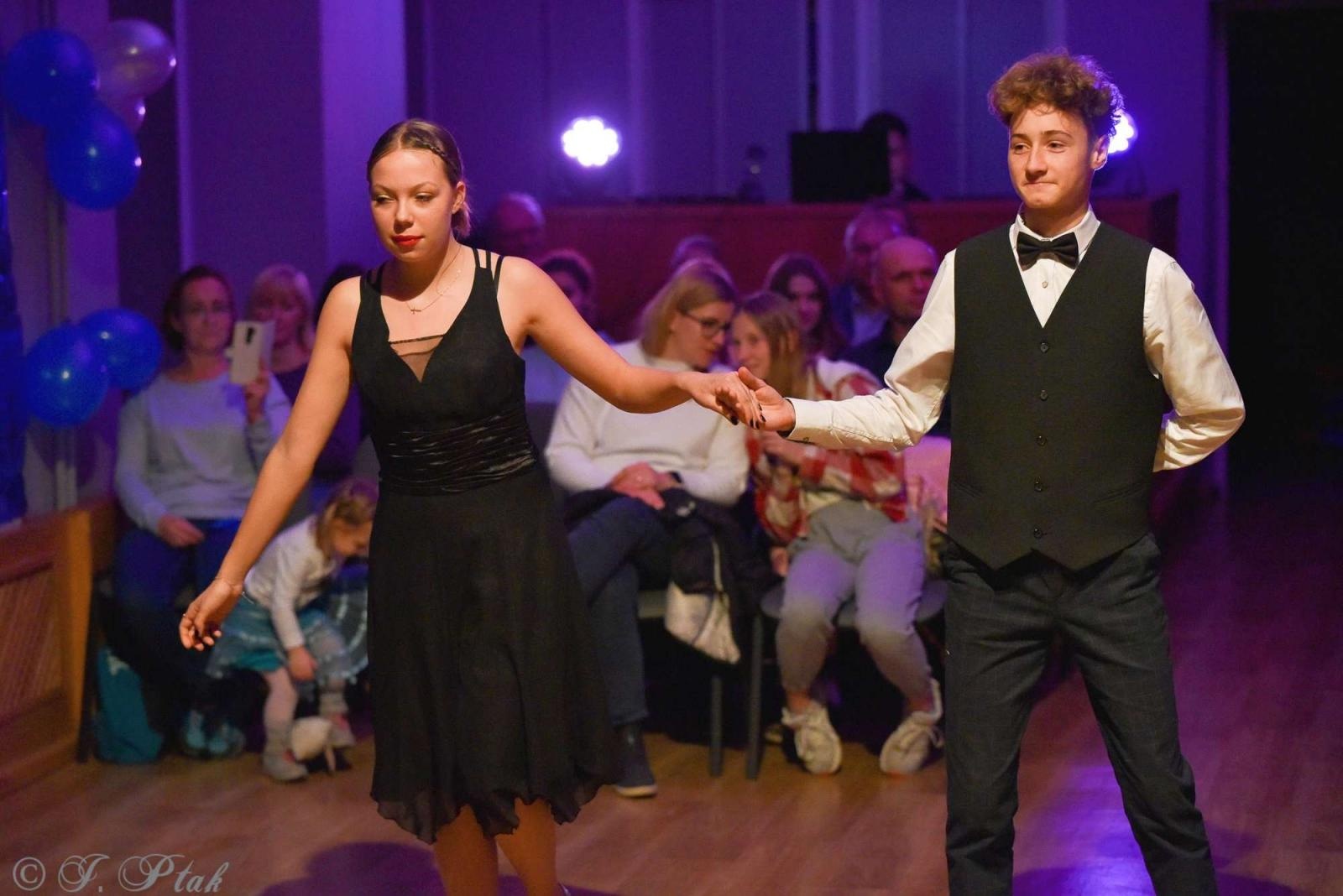 Zdjęcie w galerii na portalu naszraciborz.pl: Andrzejkowy zawrót głowy w MDK-u [FOTO i WIDEO] wiadomości z regionu