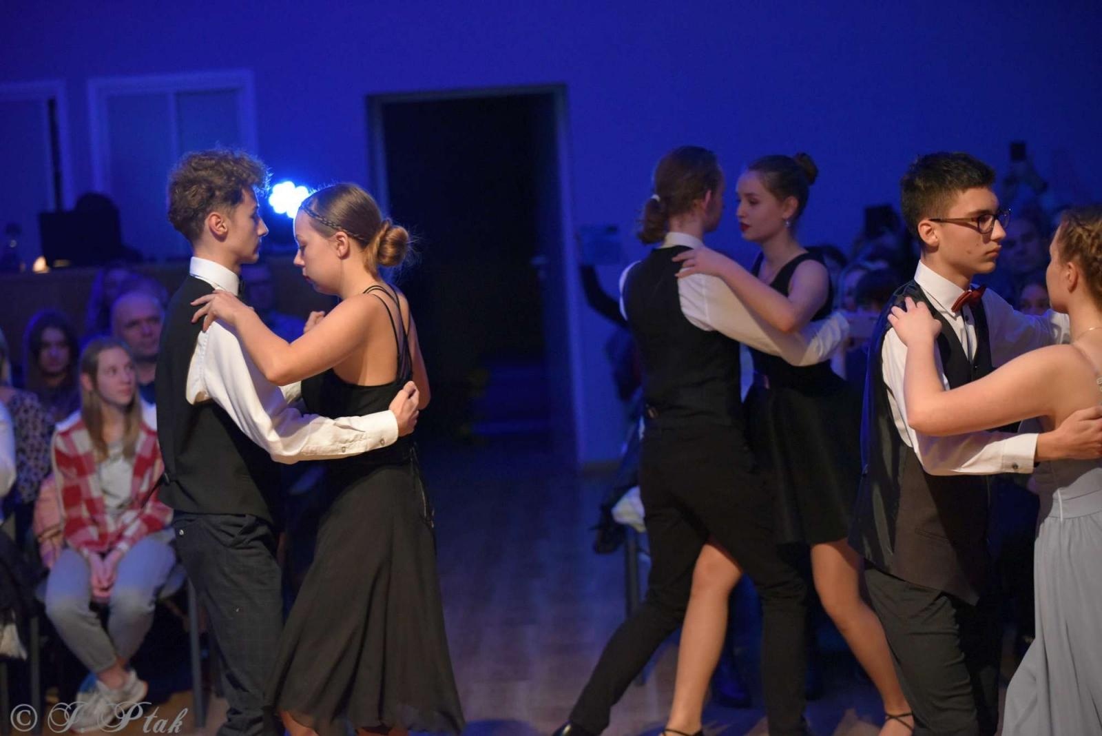 Zdjęcie w galerii na portalu naszraciborz.pl: Andrzejkowy zawrót głowy w MDK-u [FOTO i WIDEO] wiadomości z regionu