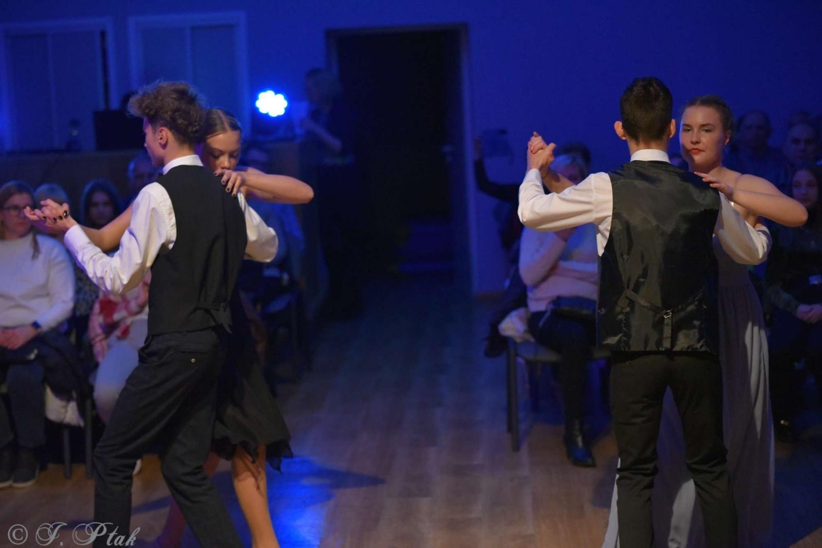 Zdjęcie w galerii na portalu naszraciborz.pl: Andrzejkowy zawrót głowy w MDK-u [FOTO i WIDEO] wiadomości z regionu