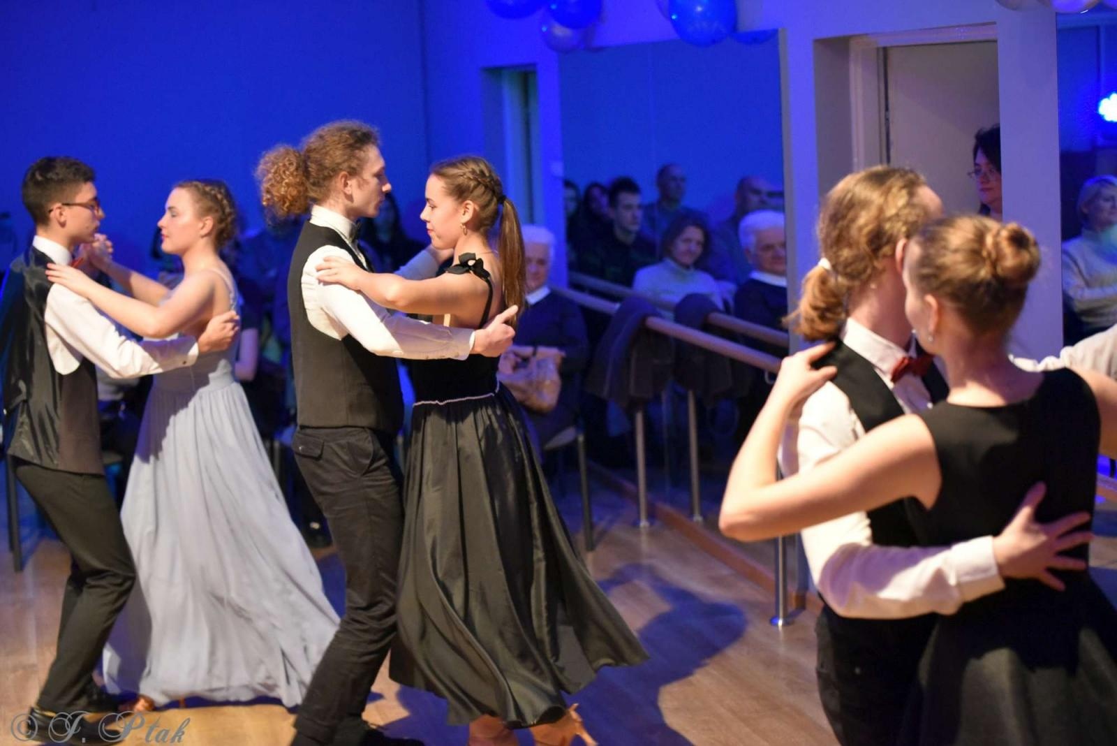 Zdjęcie w galerii na portalu naszraciborz.pl: Andrzejkowy zawrót głowy w MDK-u [FOTO i WIDEO] wiadomości z regionu