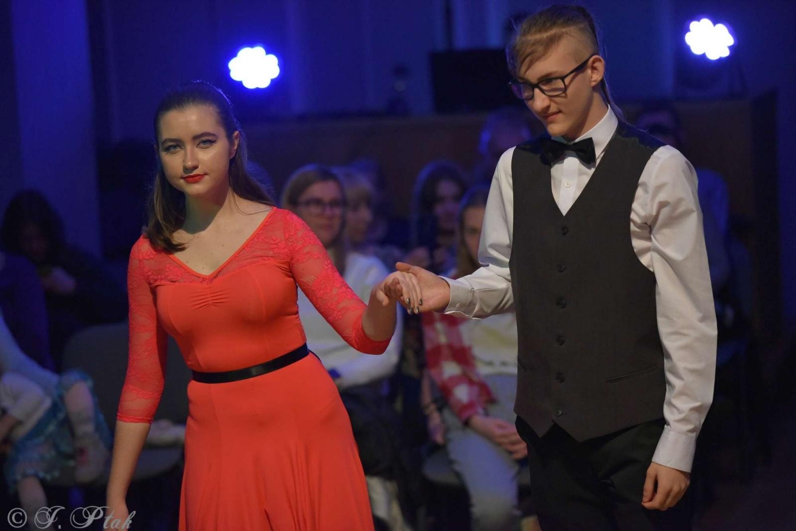 Zdjęcie w galerii na portalu naszraciborz.pl: Andrzejkowy zawrót głowy w MDK-u [FOTO i WIDEO] wiadomości z regionu