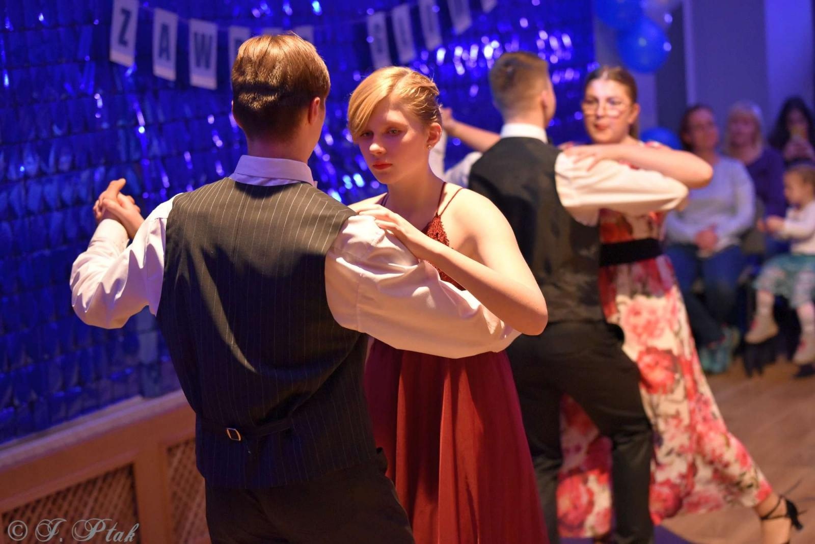 Zdjęcie w galerii na portalu naszraciborz.pl: Andrzejkowy zawrót głowy w MDK-u [FOTO i WIDEO] wiadomości z regionu